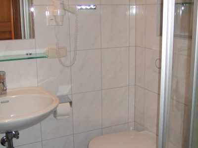 Doppelzimmer Dusche